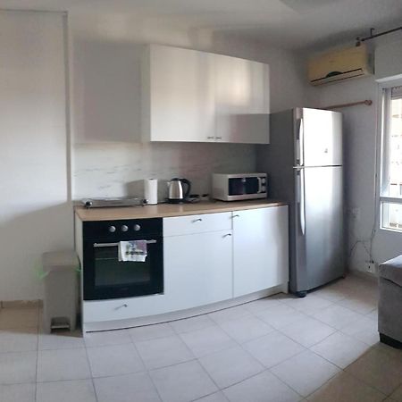 Cozy Flat With Parking Well-Placed Near Tlv Airport Apartment Lod ภายนอก รูปภาพ