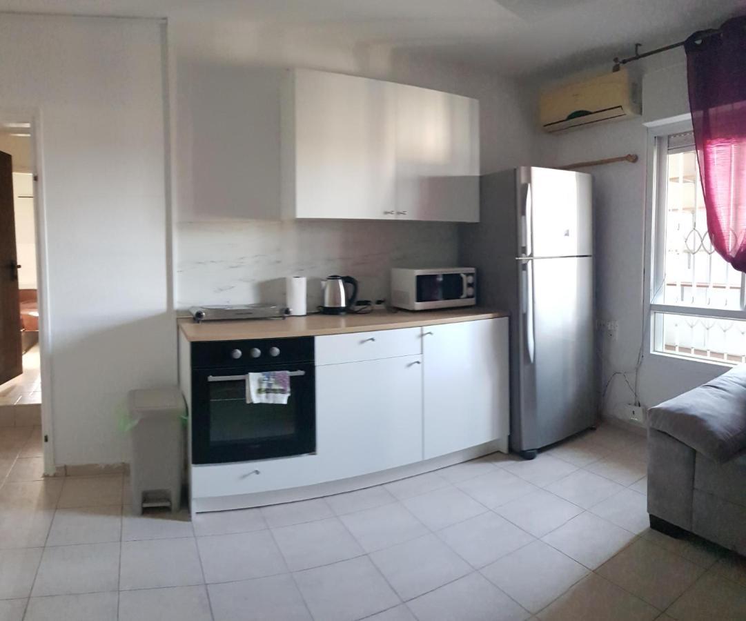 Cozy Flat With Parking Well-Placed Near Tlv Airport Apartment Lod ภายนอก รูปภาพ