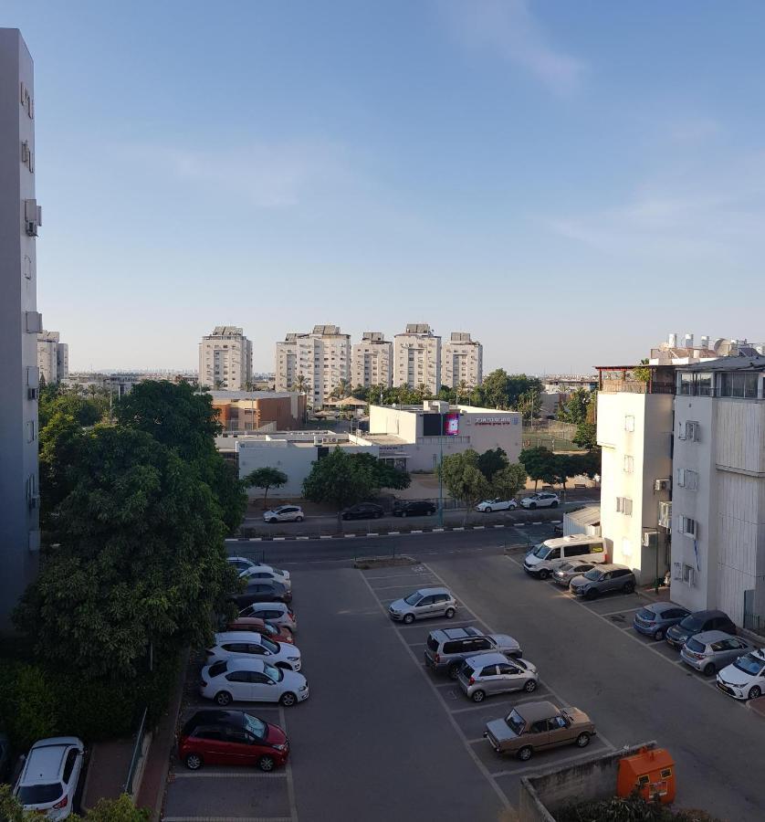 Cozy Flat With Parking Well-Placed Near Tlv Airport Apartment Lod ภายนอก รูปภาพ