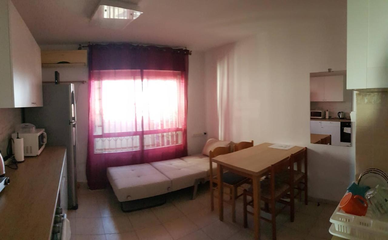 Cozy Flat With Parking Well-Placed Near Tlv Airport Apartment Lod ภายนอก รูปภาพ