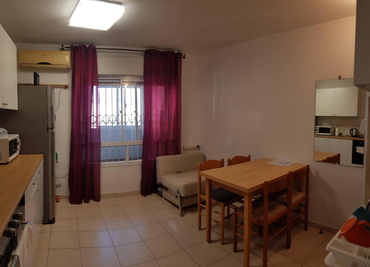 Cozy Flat With Parking Well-Placed Near Tlv Airport Apartment Lod ภายนอก รูปภาพ