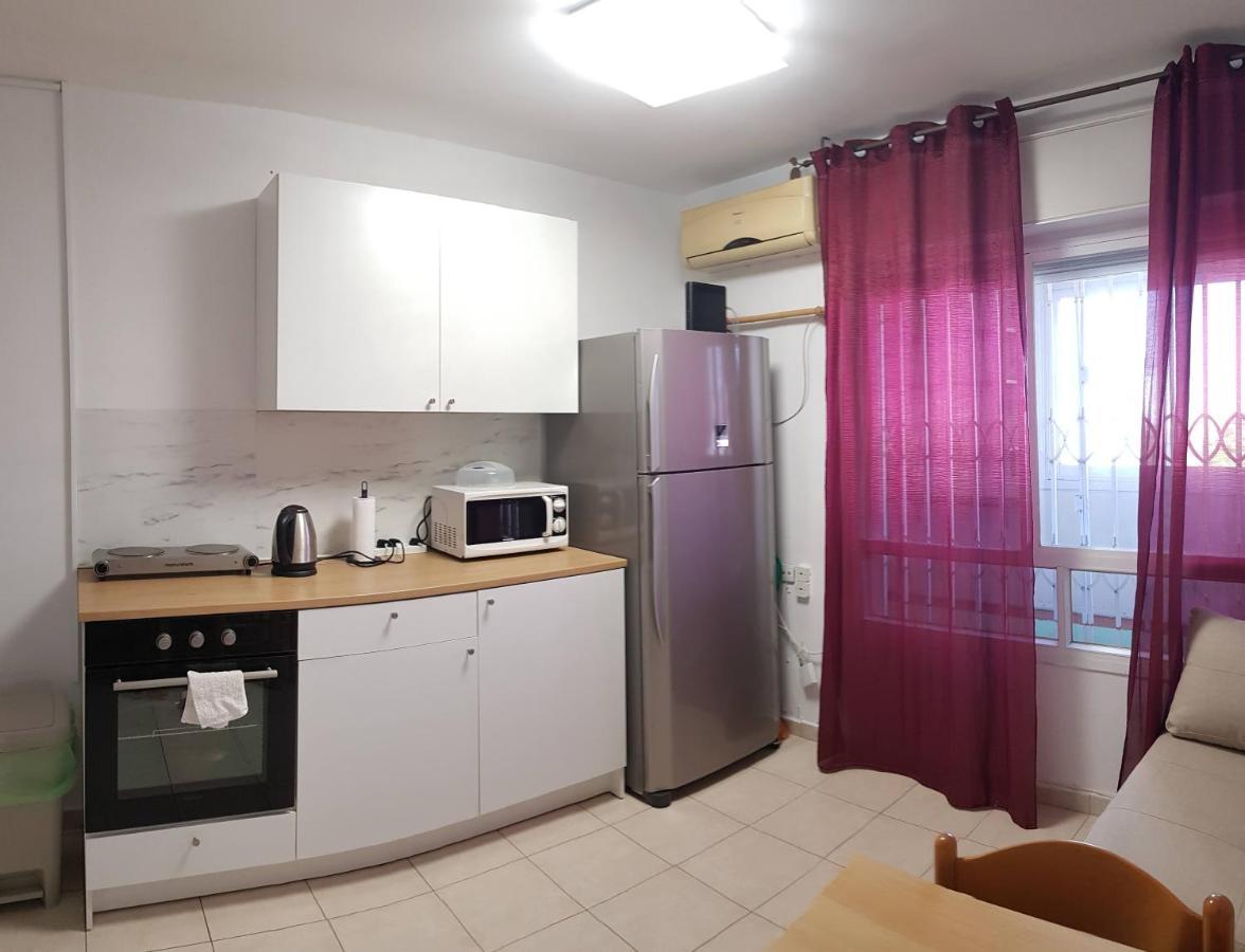 Cozy Flat With Parking Well-Placed Near Tlv Airport Apartment Lod ภายนอก รูปภาพ