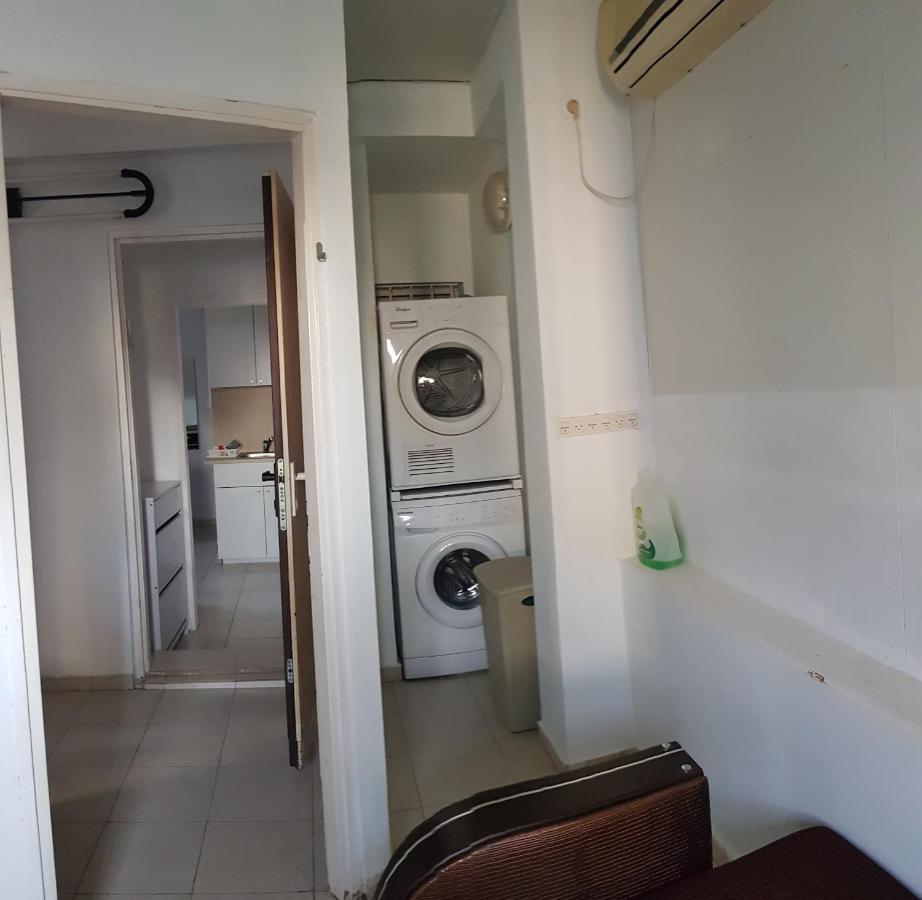 Cozy Flat With Parking Well-Placed Near Tlv Airport Apartment Lod ภายนอก รูปภาพ